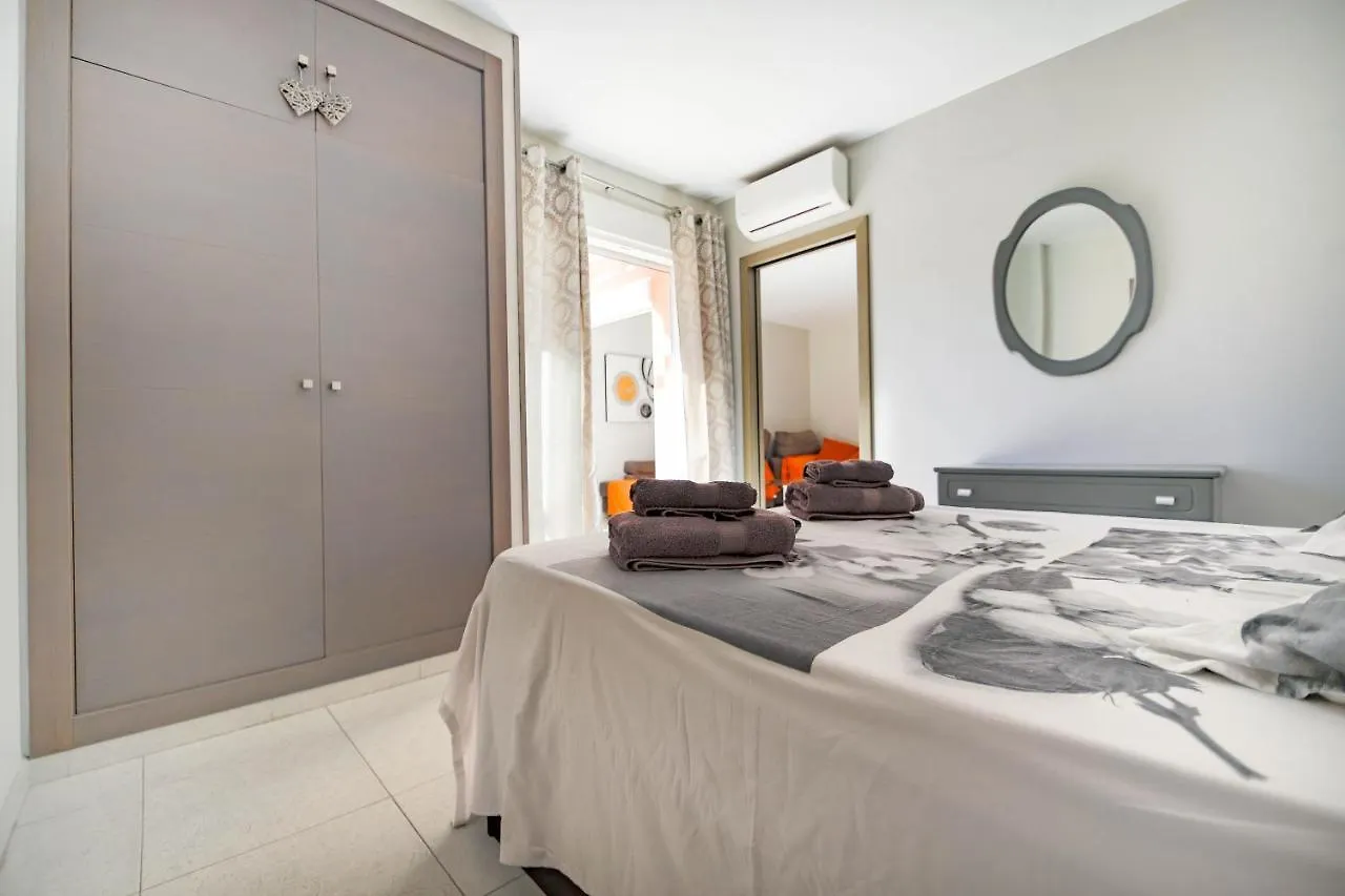 Atico En Benalmadena Apartment 0*,